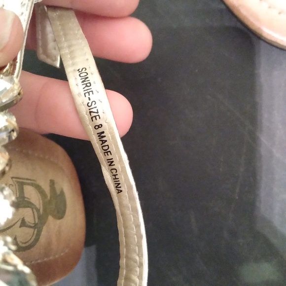 Sz.8 Thong sandals with adjustable ankle - Picture 5 of 6